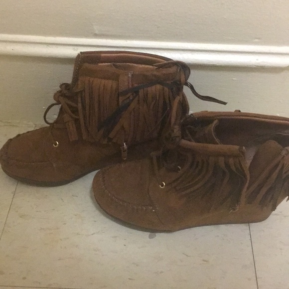 Mini wedged shoes. - Picture 2 of 3